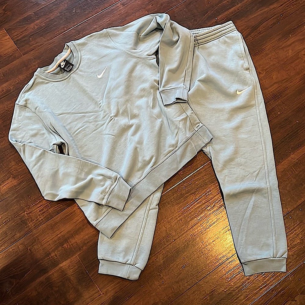 Nike Sweatsuit